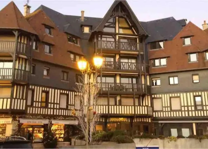 Appartement 2 Pieces Plein Centre A Pieds *